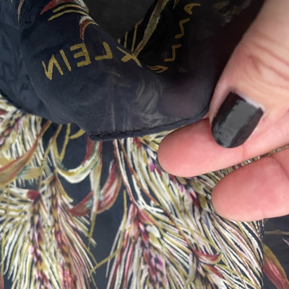 Anne Klein  hand rolled scarf…32*32 inch - Picture 7 of 11